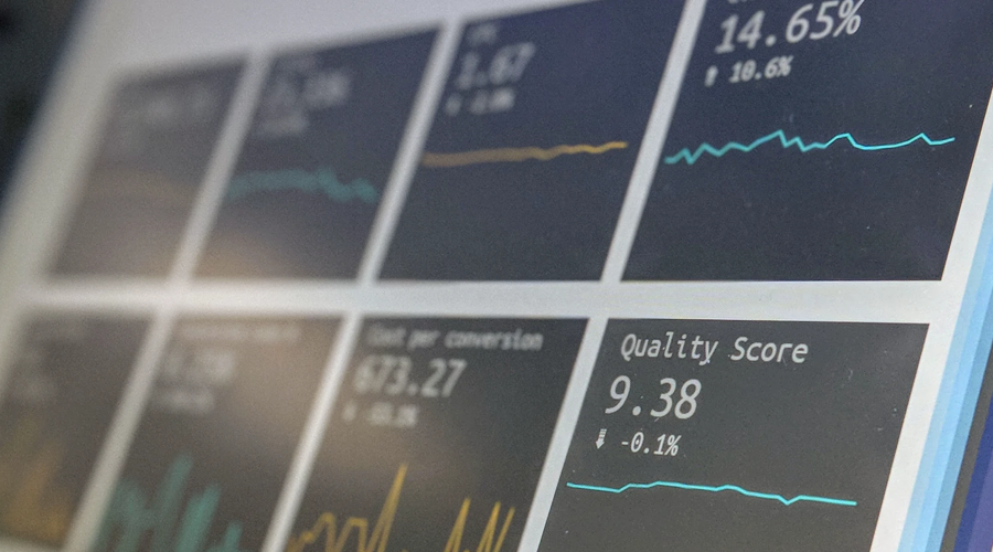 What's the difference between predictive analysis and prescriptive analysis